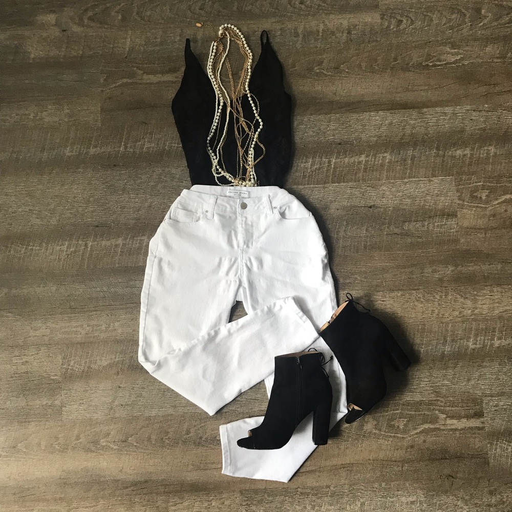 Stretch size 7 white skinny jeans